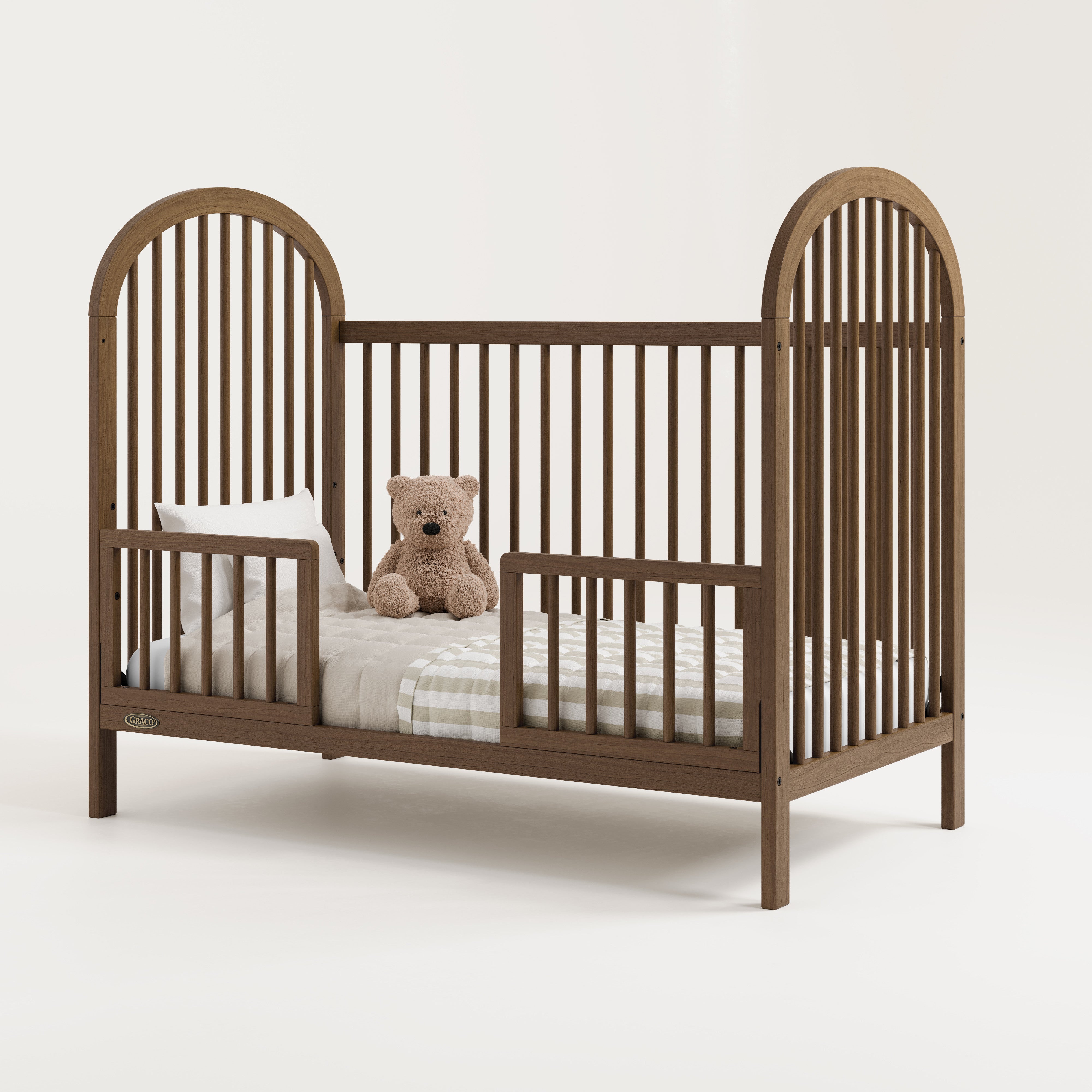 Crib with two guardrails (Hazelnut)